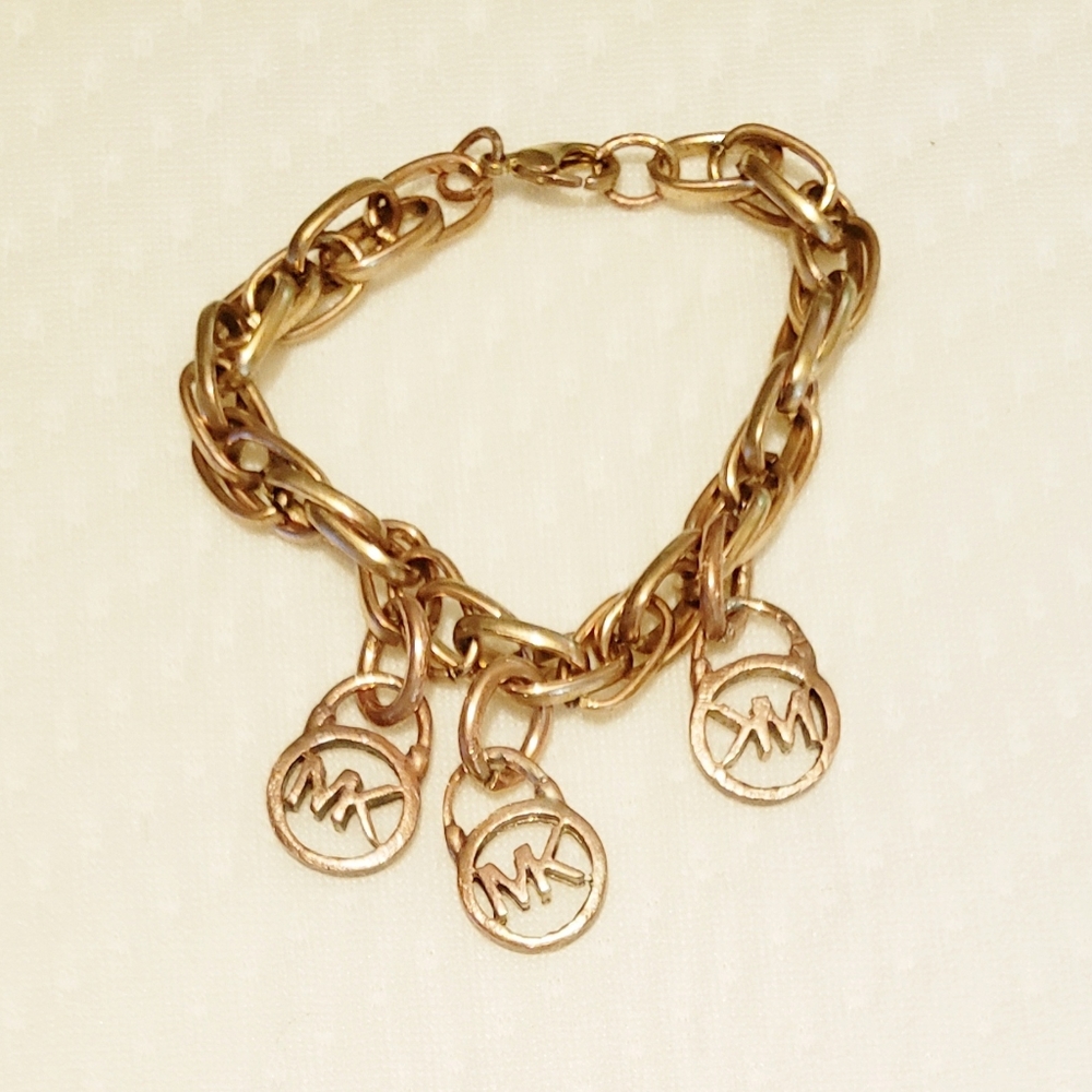 MICHAEL KORS 8"INCH CHARM BRACELET